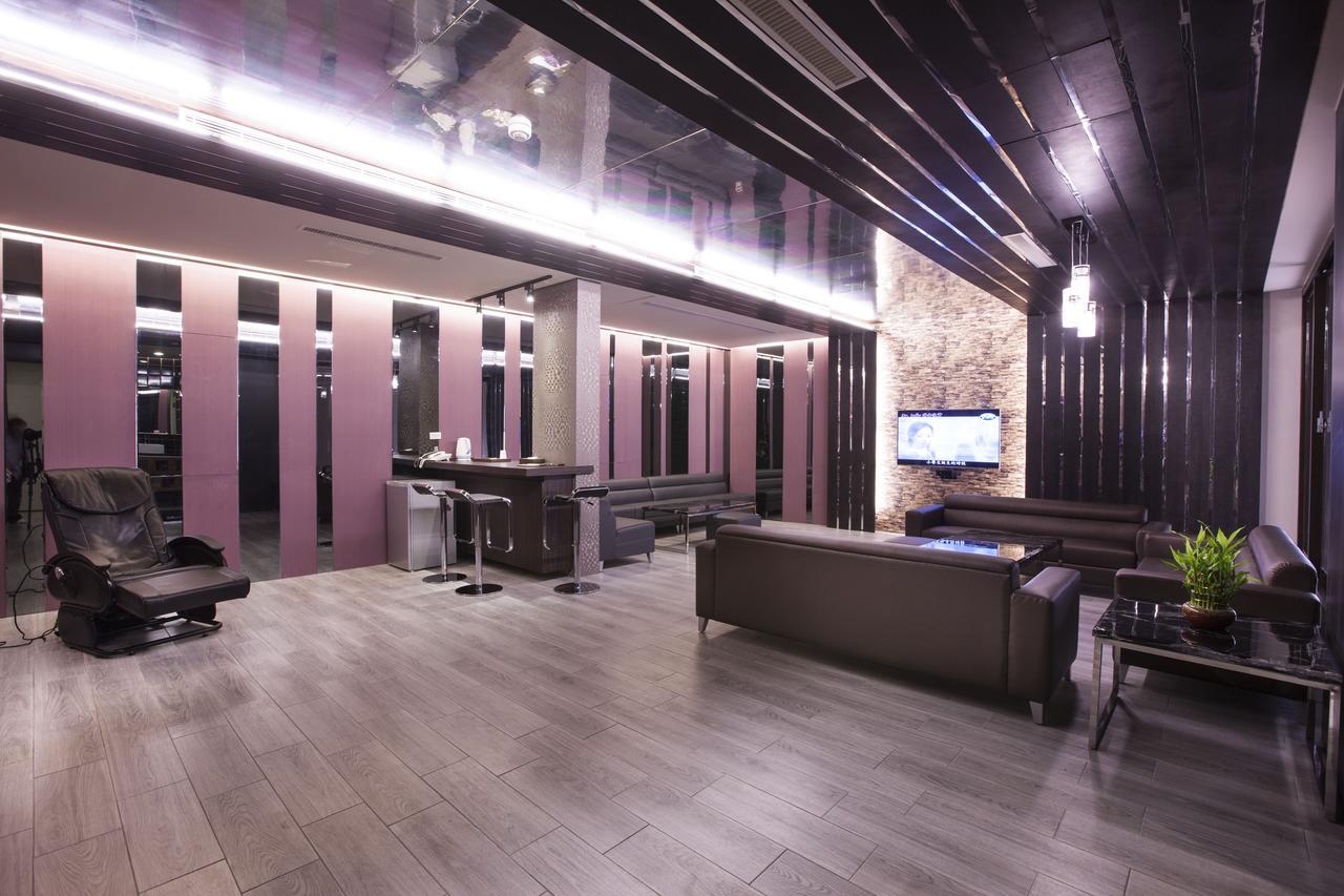 Foxdou Business Motel Tainan Exterior photo